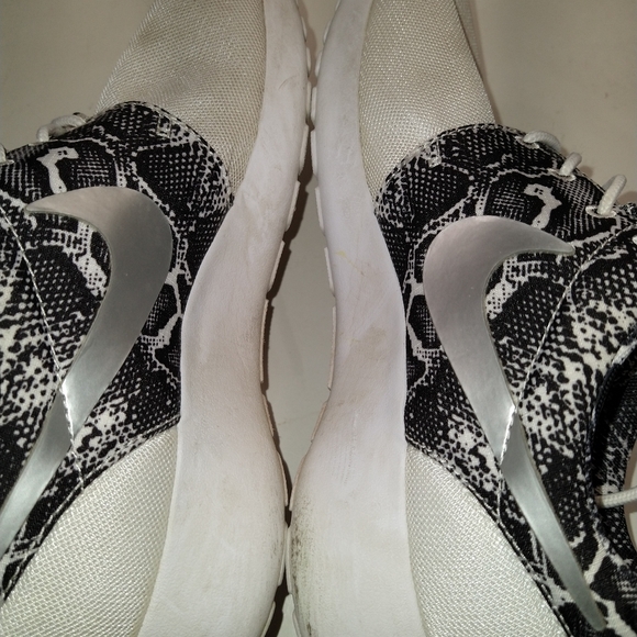 Nike Roche Run Running Shoes Women - Picture 12 of 12